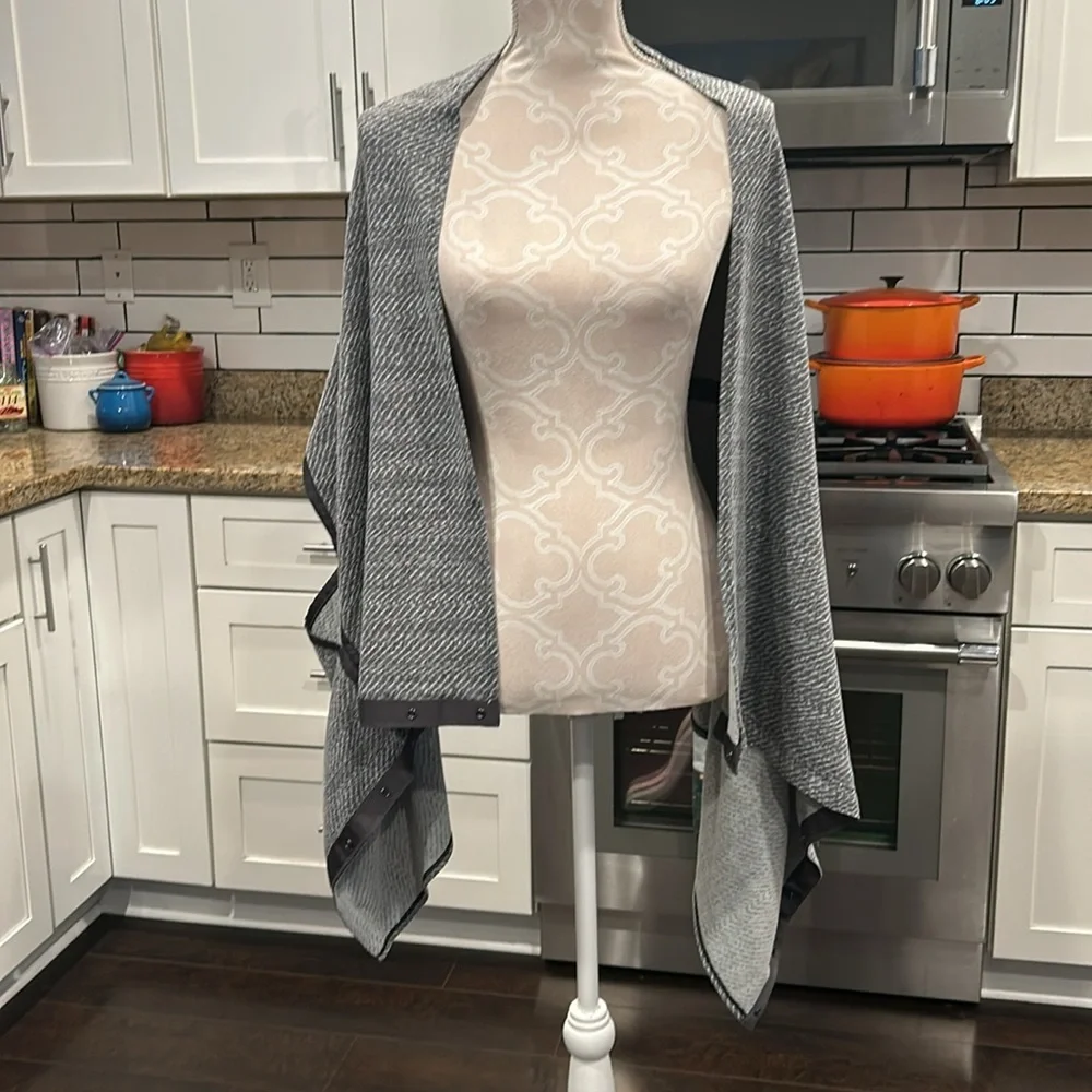 LULULEMON VINYASA Printed Hazy Heather Wrap Scarf Gray Chevron Herringbone